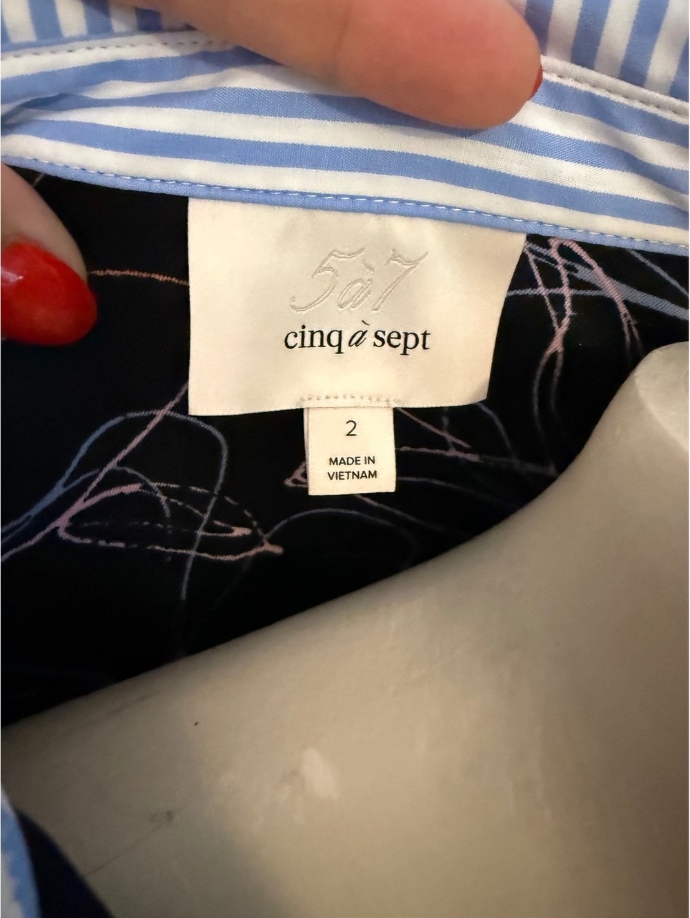 Cinq à Sept Navy Floral Print Button-Down Dress with Striped Collar and Belt, 2 - Picture 6 of 8